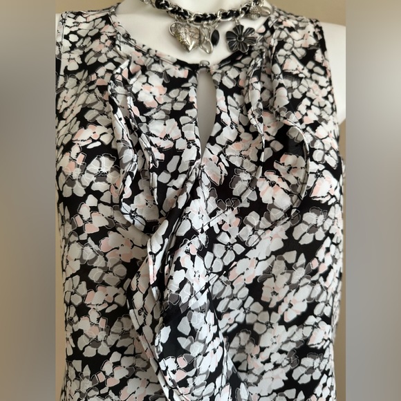 Ellie Black White Pink Floral Sleeveless Front Ruffle Blouse Sz S Sleeve… - Picture 3 of 11